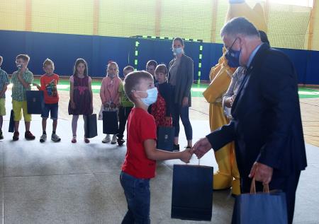 SPREJEM PRVOŠOLČKOV RAKEK 14 FOTO LJUBO VUKELIČ